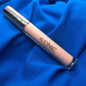 ❤️ NEW! ICONIC LONDON Lip Plumping Gloss